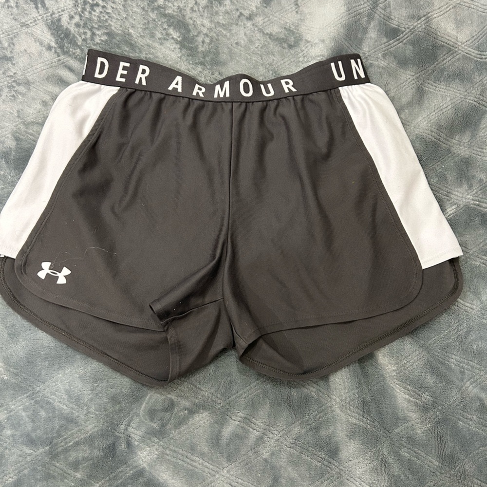 Gray Under Armour Shorts Size M